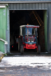 Traktoren ud af laden